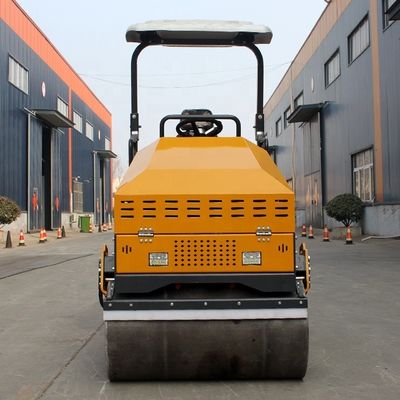 3000 kg Twin Drum Mini Road Roller mit 70Hz Aufregungsfrequenz und reibungslosem Betrieb