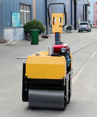 425 mm Trommeldurchmesser Kleines 0,5 Tonnen großes Doppeltrommel-Straßenroller Diesel-Asphaltkompaktor