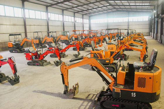 1800 kg Maschinengewicht HUAQI Mini Digger Crawler Bagger mit Eaton Hydraulikzylinder