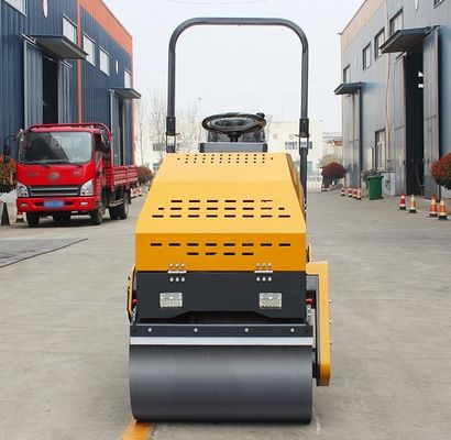 Kleiner, mit 1,5-2 Tonnen hohem Gewicht, mit Doppeltrommel-Straßenrollenverdichter mit hydraulischem Vibrationsmodus