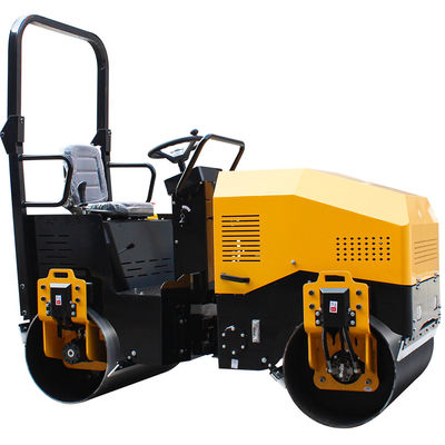 Mini-Asphalt-Straßenwalzmaschine 2 Tonnen Dieselmotor und hydraulische Vibrationsmerkmale