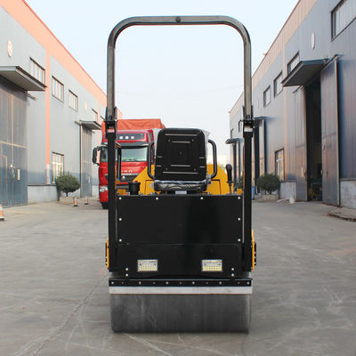 Mini-Asphalt-Straßenwalzmaschine 2 Tonnen Dieselmotor und hydraulische Vibrationsmerkmale