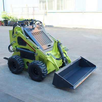 Mini-Skid-Steer-Lader mit Bagger und rotierendem Filterbehälter für verschiedene Gelände