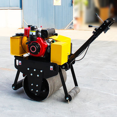 Hinter dem Doppel-Einfachtrommel-Vibrationsrollen-Kompaktor mit 70HZ-Vibrationsfrequenz